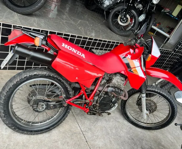 Honda XLX 350R 1989 - Vermelha (Clássica e Pronta para Rodar!)