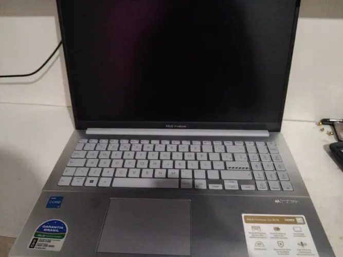 Vende-se notebook novo