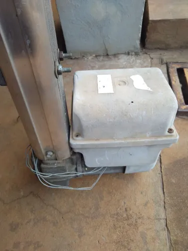 2 motor basculante com defeito (arrumar ou peças)