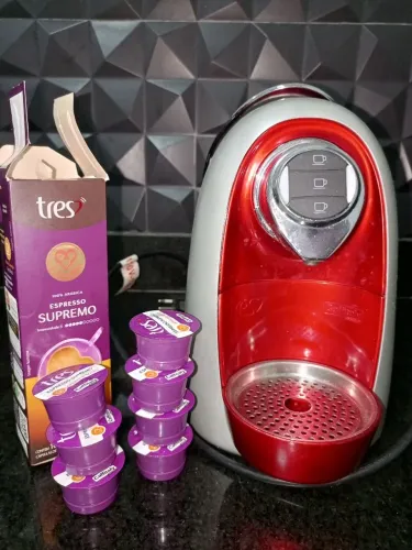 Cafeteira Três Corações + Cápsulas