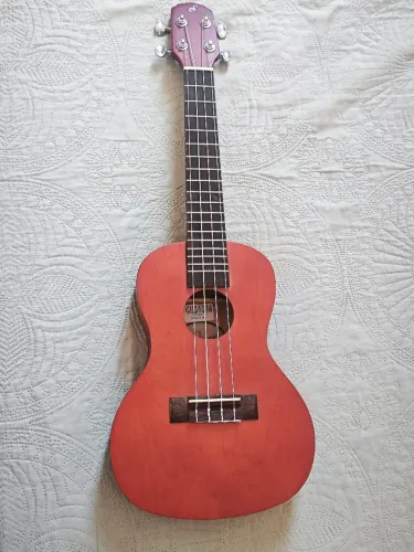 Ukulele Acústico Soprano Giannini