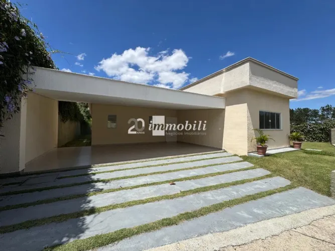 Casa à venda e para alugar em Carapicuíba, Granja Viana, com 3 quartos, com 197 m²