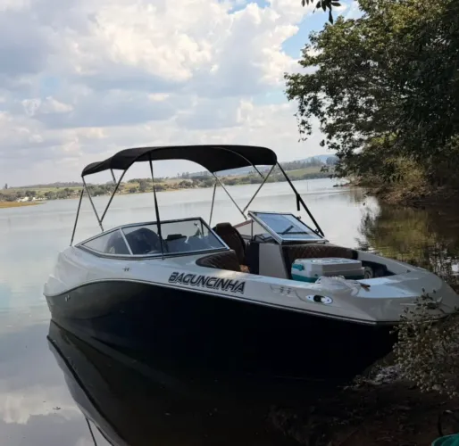 Vendo lancha fs 205 20 pés e meio 