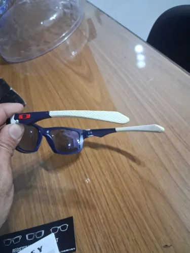 Oculos aokley original com caixa e nota de compra