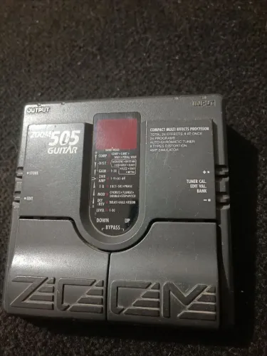 Pedaleira guitarra Zoom 505