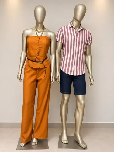 MANEQUINS CASAL DE FIBRA DE VIDRO COM SUPORTE SEMINOVO
