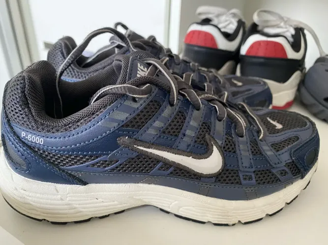 Tênis n° 32 Nike P-6000