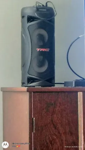 Caixa de som marca TCR
