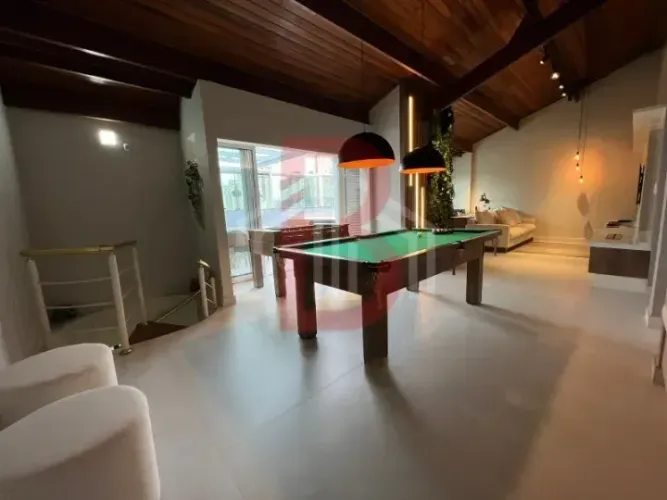 Linda Cobertura Duplex 202m², 3 dormitórios, 1 suíte, com Piscina e Elevador, Vila Caminho