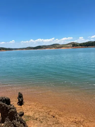 Terreno com pe na agua em jacarei