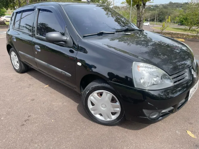 Renault Clio Hi-flex 1.0 16V 5P 2011