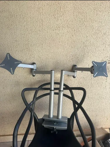 Suporte Articulado Duplo para 2 Monitores - Excelente Estado