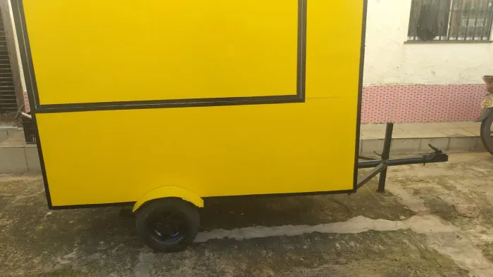 Treiller em ótimo estado!Bom pra quem q começar um negócio