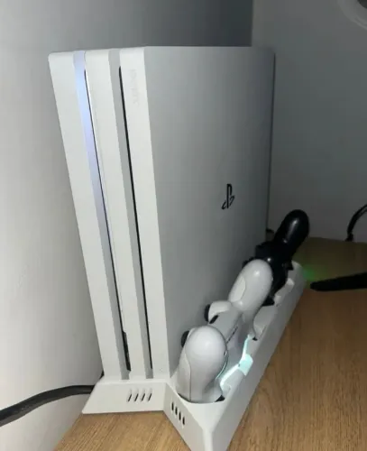 PS4 Pro Conservado ? Vendo ou Troco por Drone ?