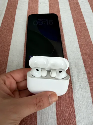 AirPods Pro 03
