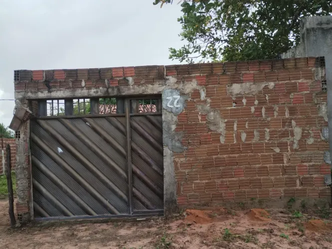 Vendo casa no valor de 20 mil pra botar preço