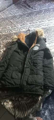 Vendo Nova parka ela tem pelos dentro toda peluciada bem quente