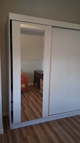 GUARDA ROUPA BRANCO COM ESPELHO