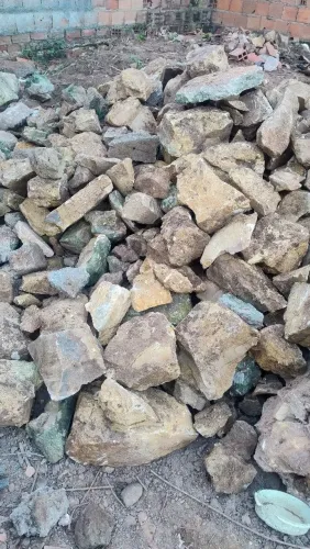 Pedra branca pra alicerce