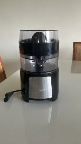 Espremedor de cítricos Oster 