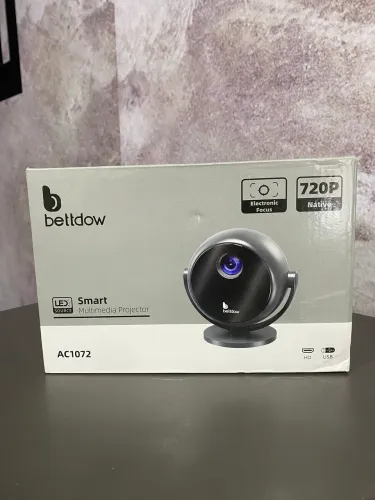 projetor inteligente Bettdow AC1072 com resolução nativa 720P.