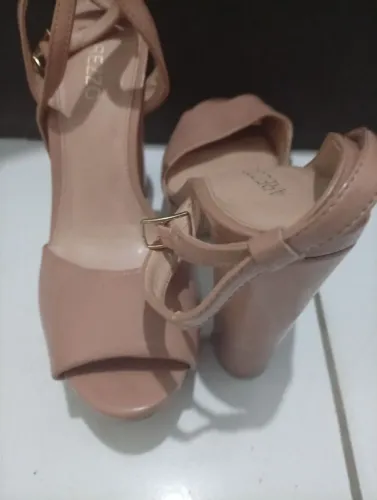 Sandália Arezzo  37