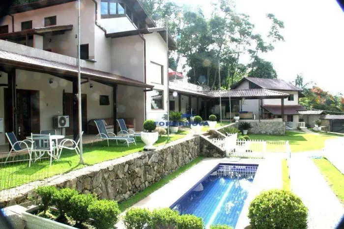 CHÁCARA NA GRANJA VIANA com 3050 metros quadrados ,PET RESORT.