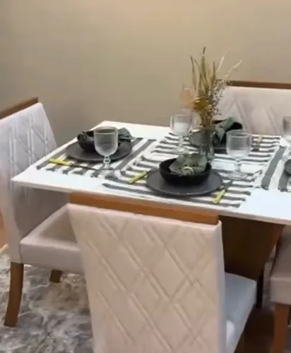 Mesa de Jantar com 4 Cadeiras