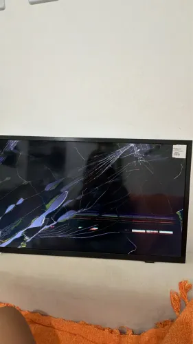TV Samsung 32" UN32H5000 - Tela Quebrada - Para Retirada de Peças