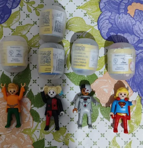Playmobil Kinder DC Troco ou vendo 