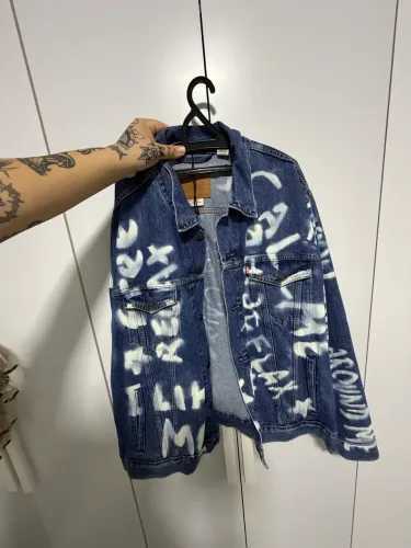 Jaqueta Levi?s edição limitada, quality clothing premium, tamanho XXL usada uma vez