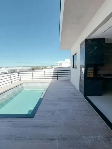 Casa à venda com 3 suítes, area gourmet completa, com piscina e deck, Alphaville, Rio das