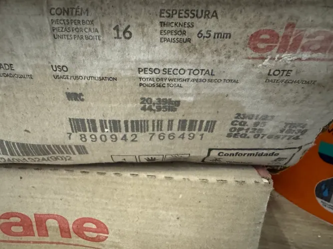 Revestimento porcel branco Eliane 30cm X 40 cm - quase 5 caixas 