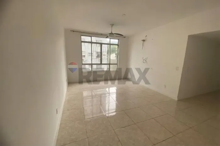 Apto 3 Quartos sendo 2 suítes no Ingá, 100m2 + Vaga Coberta