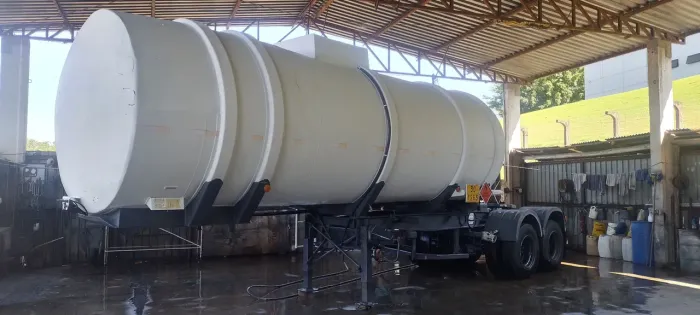 Carreta tanque aço carbono 21 mil litros