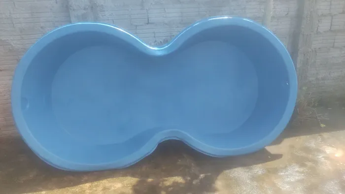 Piscina a venda.