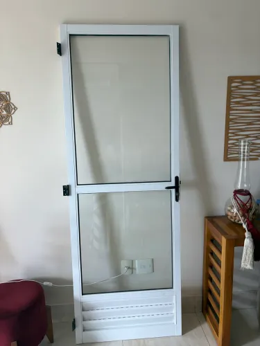 Porta nova branca eletrostática 