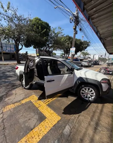 Fiat Strada 2013