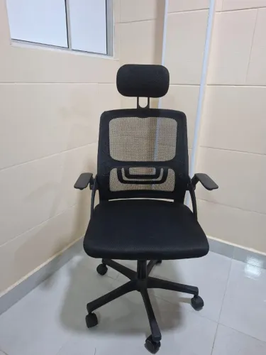 Cadeira semi nova para escritório, gamer, estudo