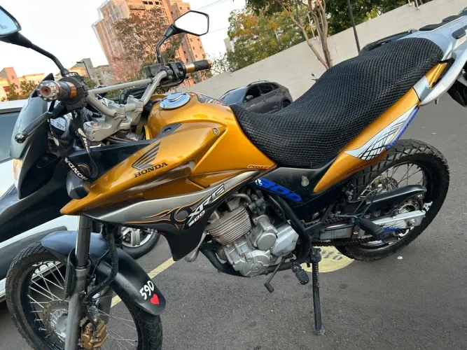 Vendo Xre 300 Dourada , baixa quilometragem