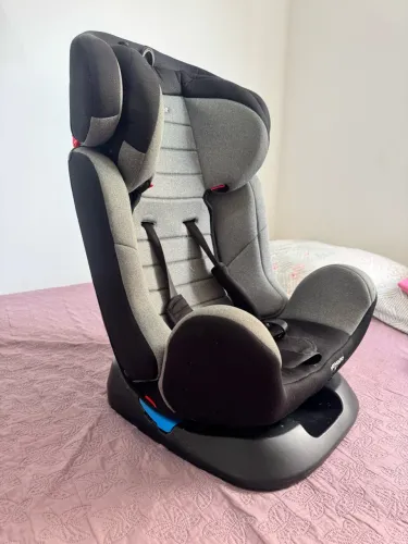 Vendo Cadeira infantil para carro