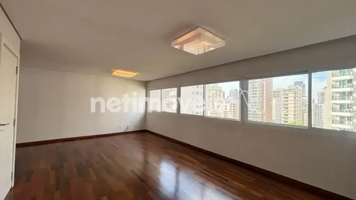 VENDA ou LOCAÇÃO - PARAÍSO - Apartamento com 167m²; | 3 quartos sendo 1 suíte | 2 vagas