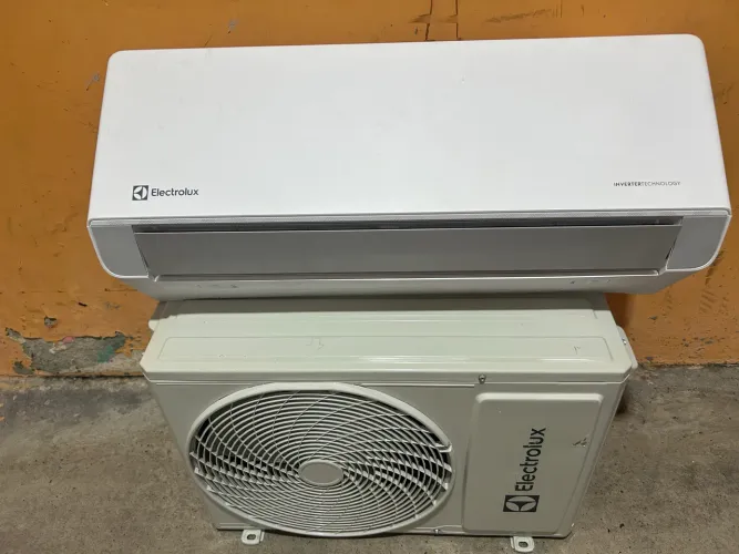 Eletrolux modelo novo 9 mil btus inverter 220 volt