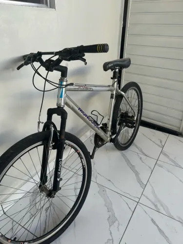 Bicicleta aro 26 rockadile 7005 alumínio