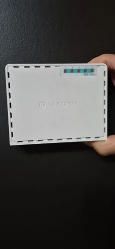 Roteador mikrotik hEX!