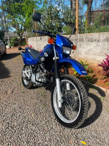 XT 600 e muito bem cuidada, rara de se achar nesse estado de conservação.