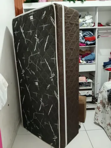 Cama box solteiro um mês e quinze dias de uso