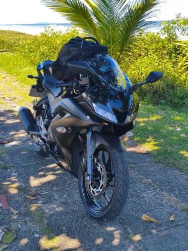 Yamaha YZF - R15 ABS