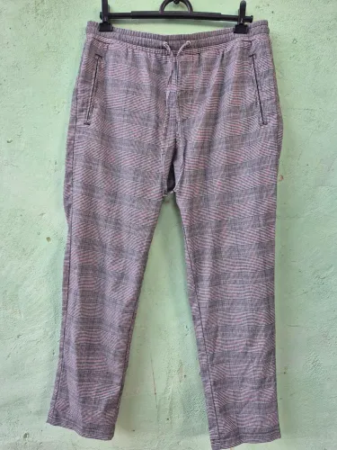 Vendo 10.000 peças de roupas para brecho.
