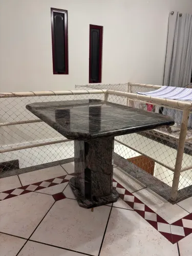 Mesa de mármore